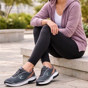 GDEFY Gravity Defyer Versoshock Mighty Women's Comfort Shoes Sz‎ 9 Gray/Peach